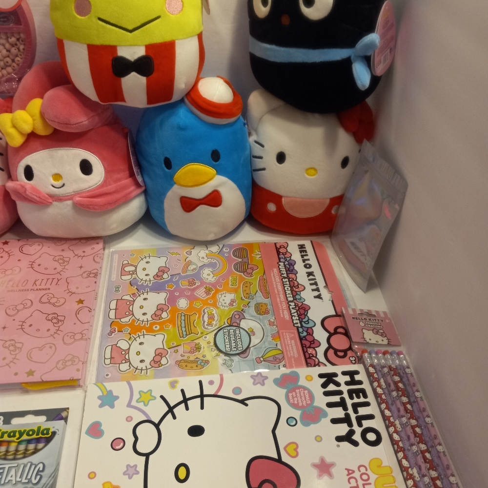 Hello Kitty Bundle - Picture 4 of 4